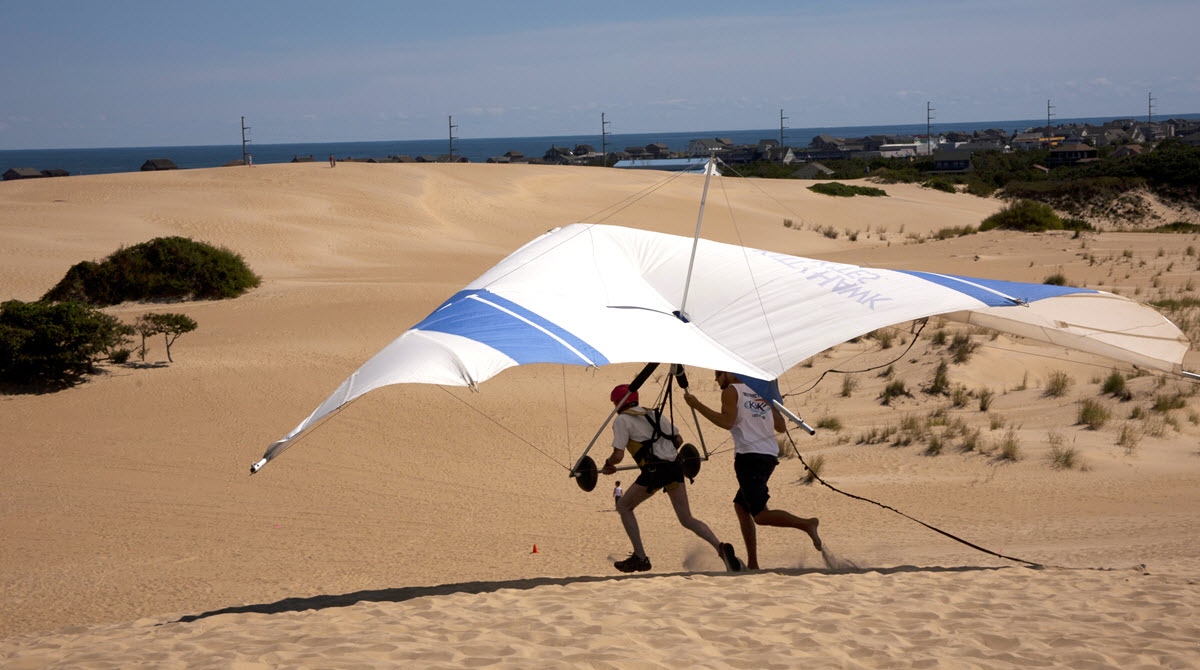 hang gliding instruction at Jockey's Ridge park