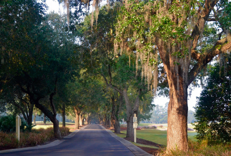 Entrance to Caledonia Golf and Fish Club in Pawleys Island SC