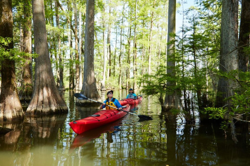 Kayaking on Lake Marion -- one of several outdoor date ideas for SC residents