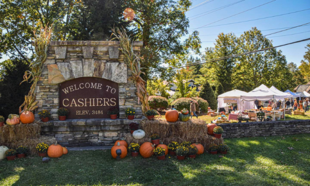 🔑 Leaf-Peep The NC Fall Colors in Cashiers