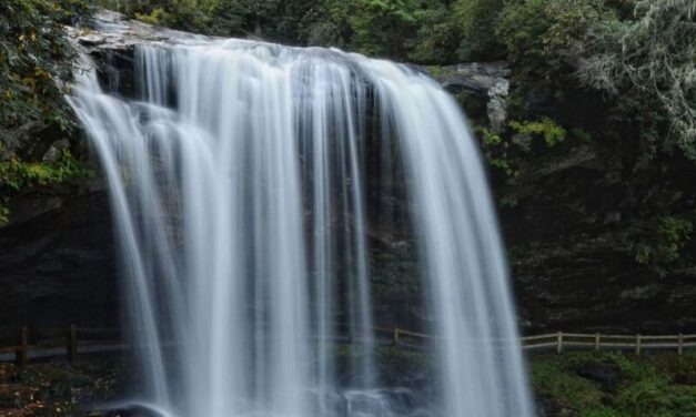 6 Stunning Waterfalls in North Carolina You Need to See