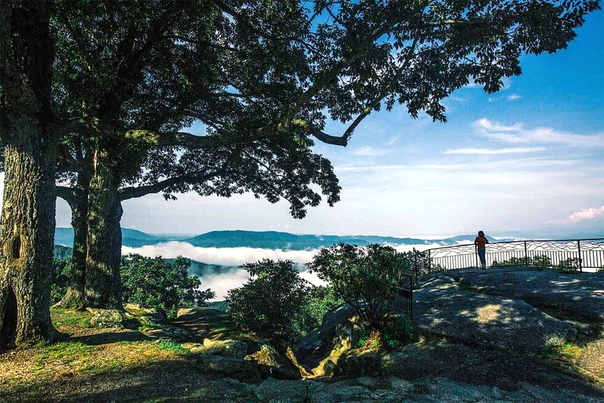 Jump Off Rock Delivers Big Views Without the Big Effort Laurel Park, NC, Henderson County, Blue, Ridge